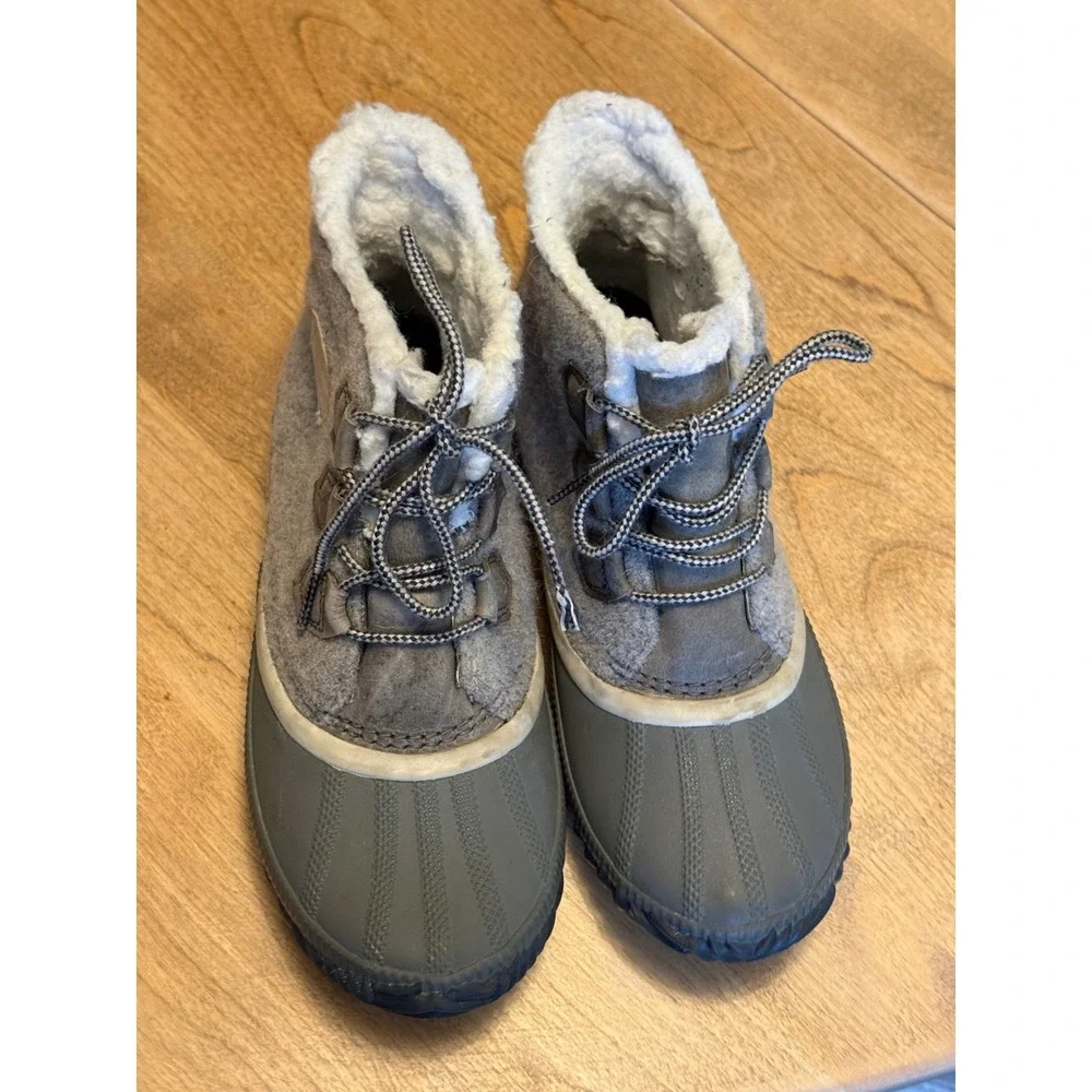 Sorel Women Out 'N About Felt boots Gray waterproof rubber fleece lining Size 9